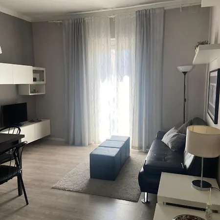 A Due Passi Dal Centro Apartment Pavia