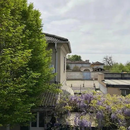 A Due Passi Dal Centro